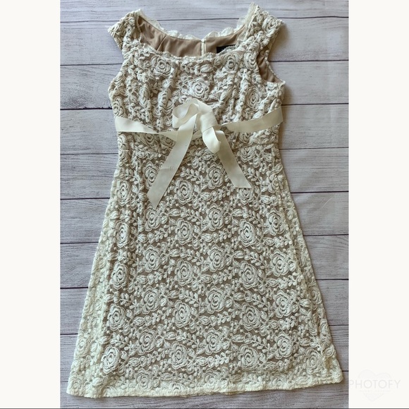 R&M Richards White w/ Tan Lining cocktail dress size Floral Lace Tie Belt Sz 12 - Picture 1 of 14
